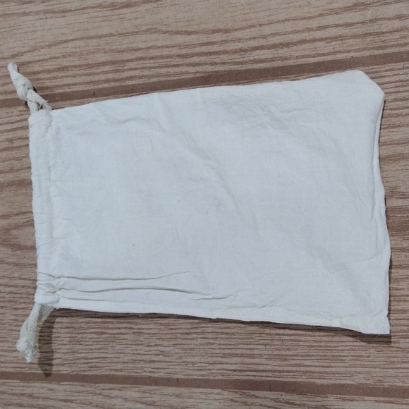 Off-White  Drawstring Protection Storage Dust Bag  6 x 9.5-in, in good Condition - Picture 4 of 6